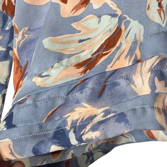 Joie 100% Silk Blouse S Pullover V-Neck Button Front Dusty Blue Floral Romantic - Picture 9 of 13